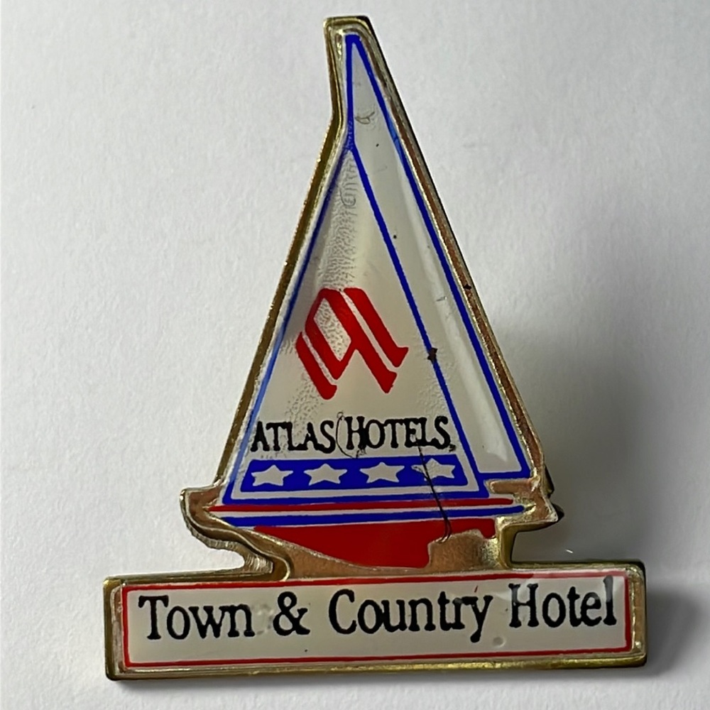 Vintage Atlas Hotels Pin Badge Town & Country Hotel Sailing Racing Boat